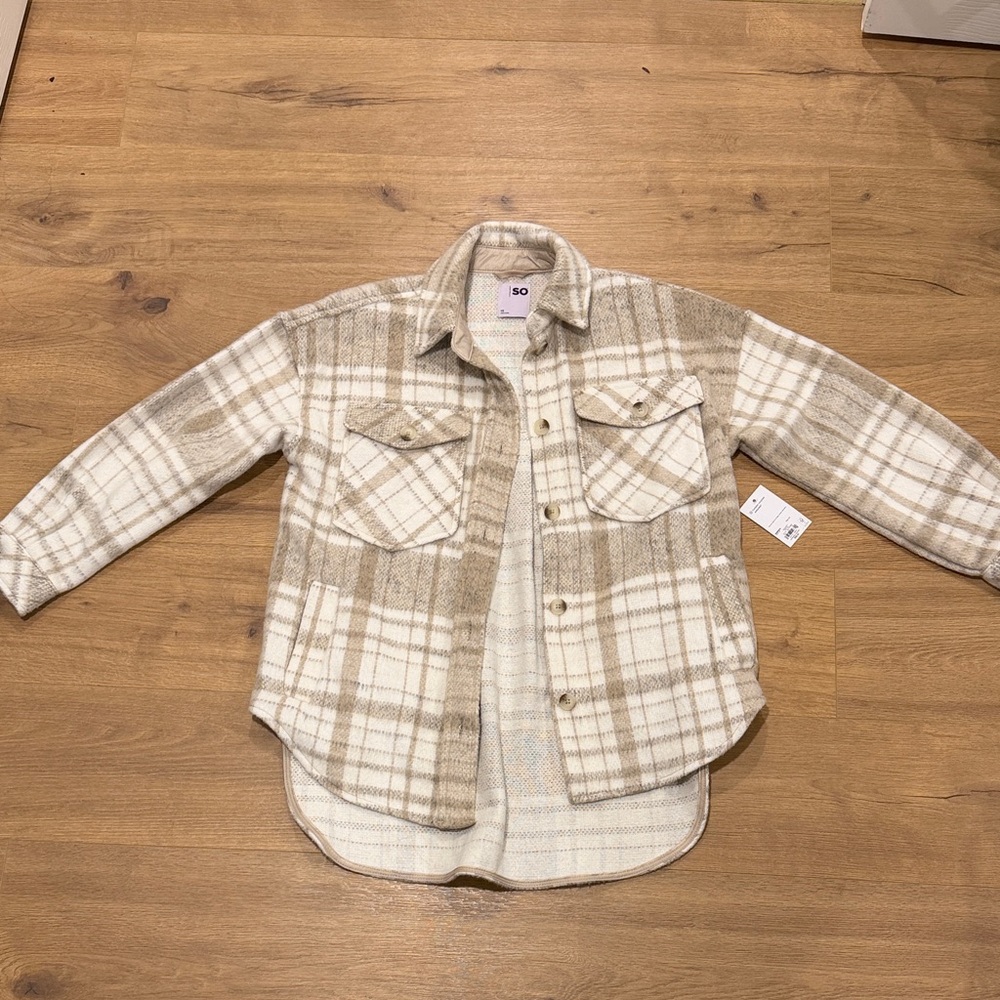Women’s Oversized Plaid Shirt Jacket in Beige and White